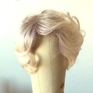 Blonde short wig BJ 5
